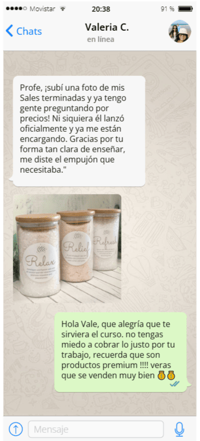 Captura de WhatsApp de Valeria mostrando sus frascos de sales de baño etiquetados y listos para vender